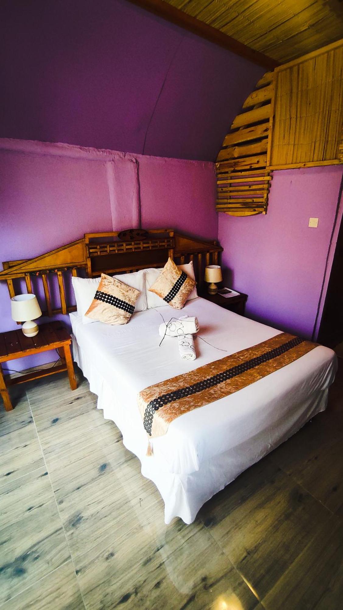 Elephant Trail Guesthouse And Backpackers Касане Номер фото