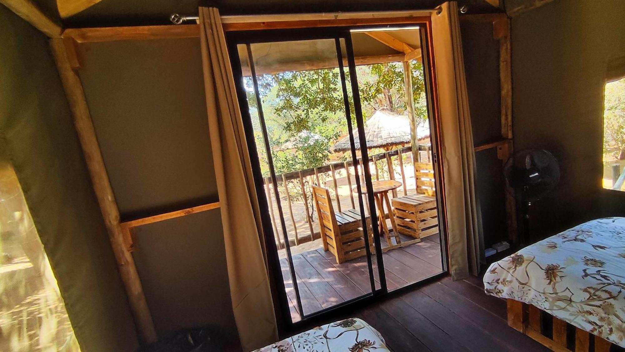 Elephant Trail Guesthouse And Backpackers Касане Номер фото