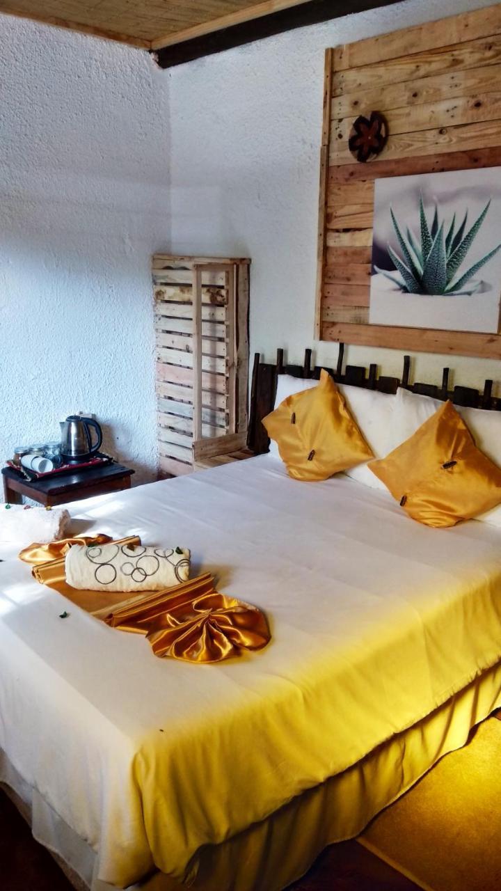 Elephant Trail Guesthouse And Backpackers Касане Экстерьер фото